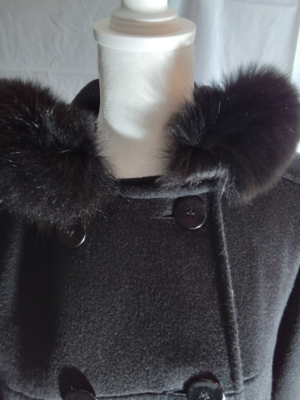 Albert Nipon Black Long Double-Breasted Trench with Fur Collar - Picture 5 of 7